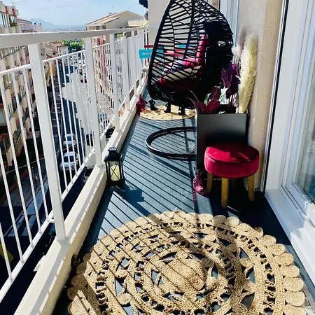 Avec Balcon Proche Du Port Saint-raphael *