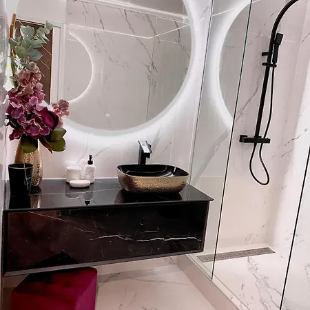 Appartement Avec Balcon Proche Du Port Saint-raphaël *